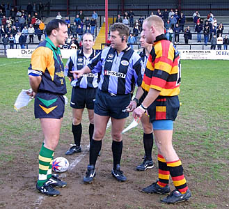 Dewsbury Rams vs Lokomotiv Moscow 25th April 2002 - Captains29_250402