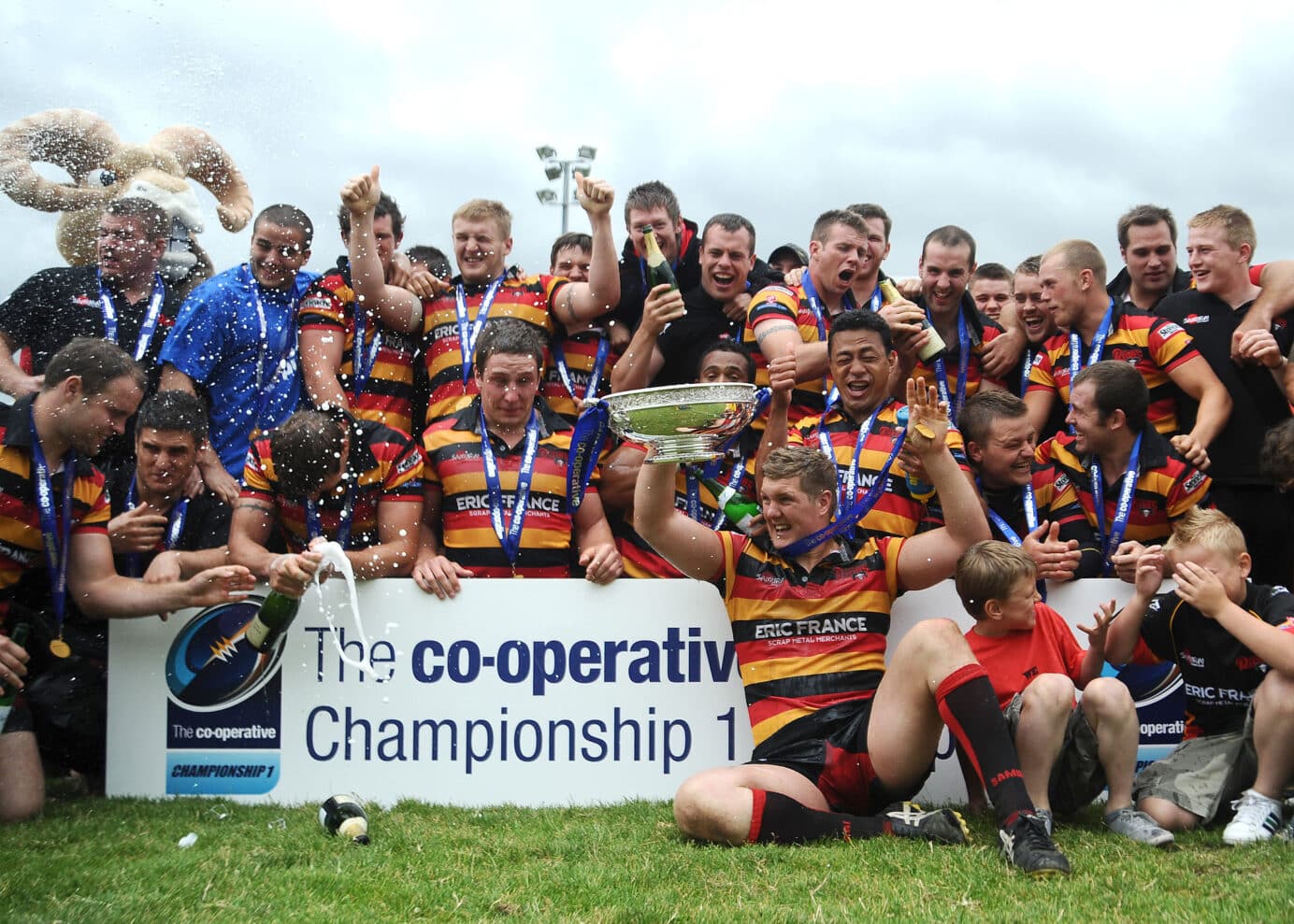 Dewsbury v Workington - celebration_03